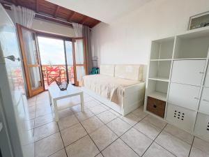 Seafront Family Apartment-Oceanus
