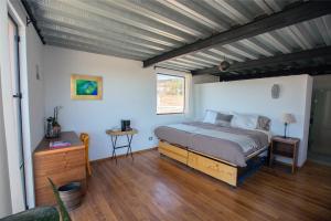 3 deptos en el mismo lugar: Penthouse con doble altura y magnífica arquitectura, Loft con cocina integral y Departamento en planta baja con patio.