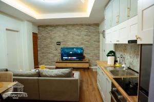 Agron's Suite