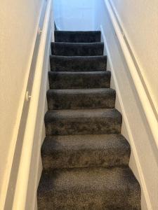 Cozy 3 Bed House - with Free Parking & WiFi