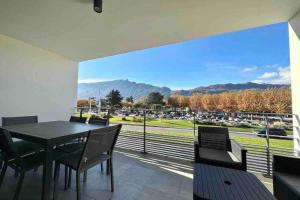 Le Dolce lake beach parking - 4hvězdičkové hotely ve městě Aix-les-Bains