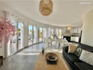 Villas VILLA ENTIERE PORT et PLAGE BANDOL : photos des chambres