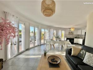 Villas VILLA ENTIERE PORT et PLAGE BANDOL : photos des chambres