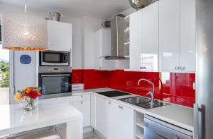 Apartment in Split near Beach with balcony, air conditioning, WiFi 5141-1