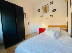 Sejours chez l'habitant Chambre privee au coeur de Calais : photos des chambres