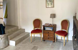 Maisons de vacances 4 Bedroom Amazing Home In Flacy : photos des chambres