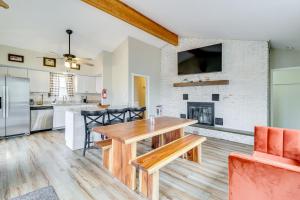 Beach Access BBQ-Ready Poconos Family Getaway! - 3hvězdičkové hotely ve městě Blakeslee