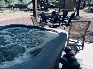 Luxury Mountain Retreat with studio apartment