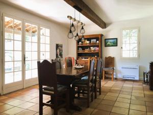 Villa provençale au calme entourée de verdure, animaux de compagnie acceptés !