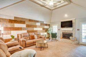 8 Mi to Texas Tech Home with Patio in Lubbock