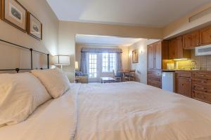 Cozy Cabin Retreat Steps to Trails, Hike, Snowshoe