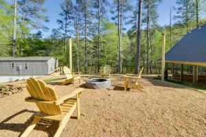 Cabin with Lake Access Near Talladega Natl Forest