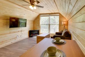 Cabin with Lake Access Near Talladega Natl Forest