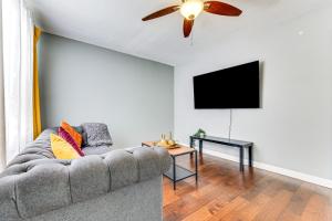 5 Mi to Dtwn Home with Fenced Yard in Jacksonville