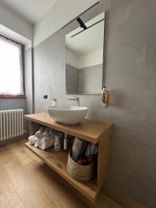 Triple Room with Balcony room in Agritur Girasole