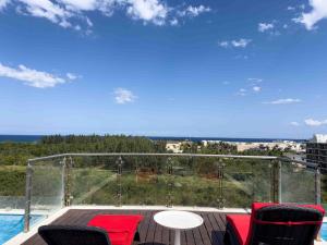 GF - 5th Av - Ocean Pool View