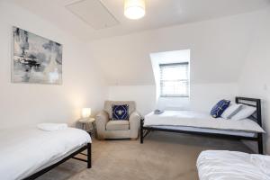 Ravensdale House Long Stay Sleeps 14 Free Wifi