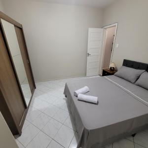 casa em rua tranquila a 200 metros do agito do Rio Vermelho e praia