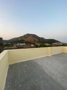 Mountain Gaze Friends Villa - The Dream Stays ll 4 Ac rooms ll Big Pvt Pool ll Hill View