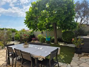 Villas Charmante maison avec piscine et jaccuzi en Provence : photos des chambres