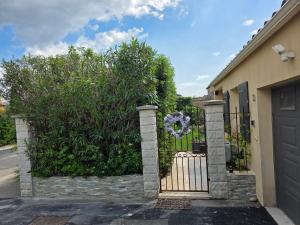 Villas Charmante maison avec piscine et jaccuzi en Provence : photos des chambres