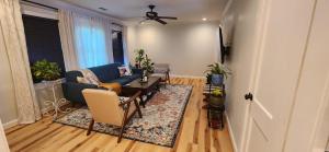 Bright and Cozy room in a Charming Homestay!!