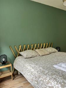 Appartements Le Cocon - Detente sous les pins avec piscine partagee : Appartement 2 Chambres