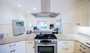 Smucker Country Cottage-Hot Tub