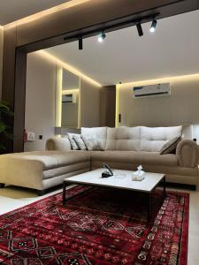 استديو مميز بجلسة ودخول ذاتي