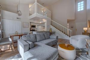 Charming and Cozy Townhome Near Disney