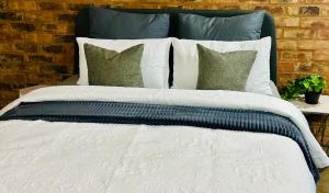 CozyStays A min walk to Art And Reaturants in Maboneng