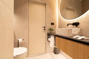 UYO studio and rooms