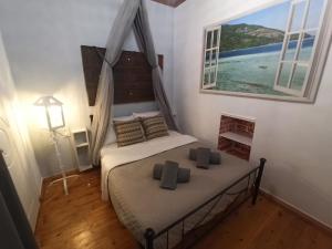 Little Angelos Cottage