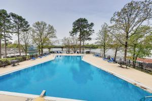 Rorys Roost Hot Springs Condo on Lake Hamilton!