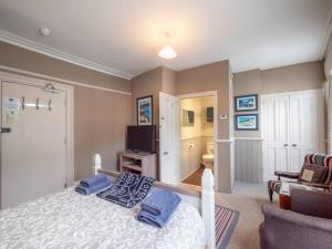 Cosy B&B with Parking Above Café Alf Resco