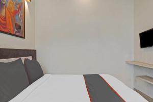 Collection O Royce Studios Near Pune Airport