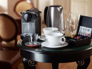 Deluxe One-Bedroom Suite | King-size bed | A/C room in Z14 Boutique Residence - Krakow Old Town