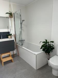 Villas Maison d-architecte avec piscine au centre-ville : photos des chambres