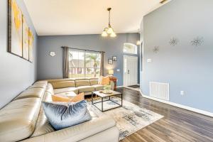 15 Mi to Disney Home with Pool and Lanai in Davenport