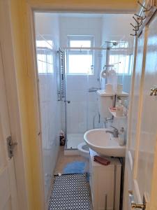 Ilford Town House- Close to London ILFORD Train Station