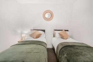 Old Trafford Stay with Free Parking