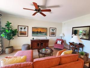 Naples Bay Resort Condo with Fabulous Amenities, near Beach & Downtown!