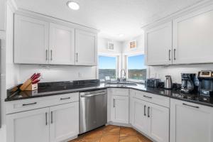 New 5 Bedrooms 3 full and 2 1 2 Bathroom Oceanfro