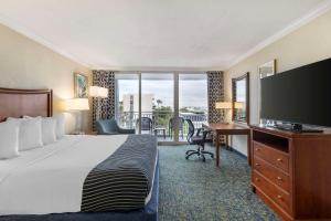 Family Suite with 1 King Bed with Kitchenette room in Best Western Cocoa Beach Hotel & Suites