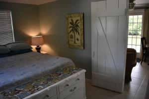 Casey Key 1-Bed Dockside Villa