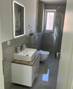 Neubau Apartment 4 Zimmer 111 Quadratmeter inklusive Küche Große Balkonterasse 2x Bad Auto Parkplatz Citynah Braunschweig