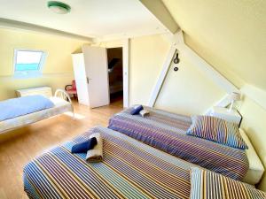 Villas Villa Saint Antoine, vue mer a 60m de la plage : photos des chambres