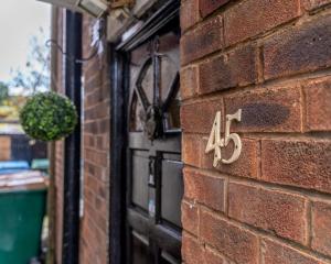 Coventry Home Parking, Wi-fi, NEC & Station