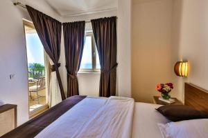 Spacious Villa Reževići