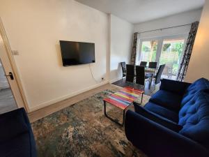 Newly Refurbished 3 Bedroom House with Lovely Garden